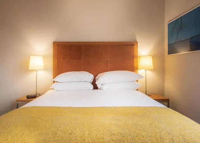 Premier Suites Plus Glasgow George Square