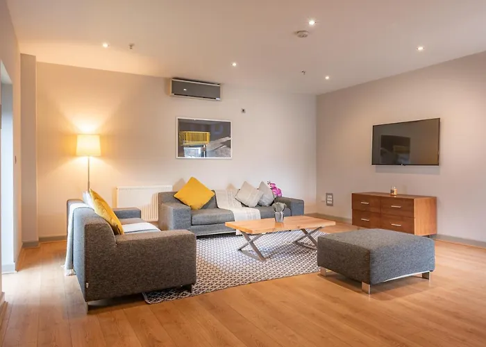 Premier Suites Plus Glasgow George Square
